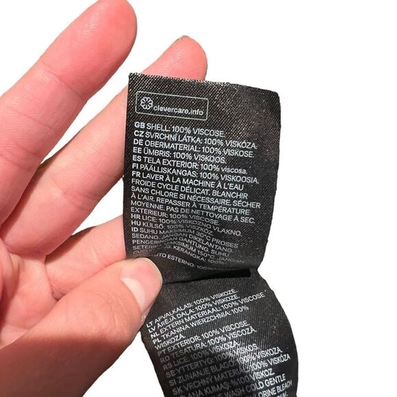 3 for $30! H&M floral printed button up blouse - Picture 4 of 10